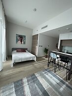 Modern Studio wz Stunning City View