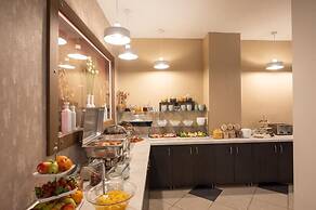 HOTEL AKROPOL