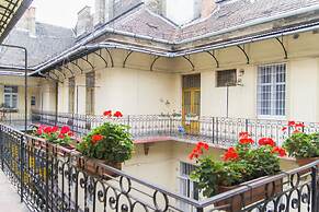 Lovely Apartment by National Museum