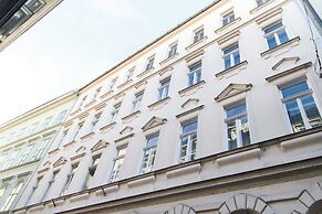 Lovely Apartment by National Museum