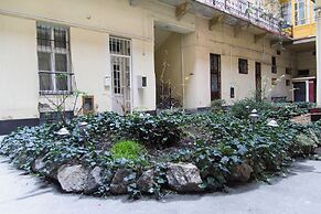 Lovely Apartment by National Museum