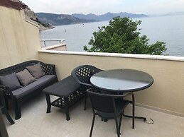 Can Apartments