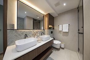 Fountain View Signature Residence With Terrace 135 SQM