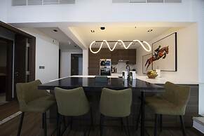 Fountain View Signature Residence With Terrace 135 SQM