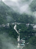 The Bel Mount
