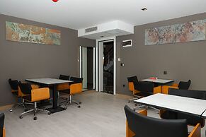 Garden Mode Airport Hotel