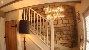 The Old Forge, a Cotswold Cottage in Winchcombe