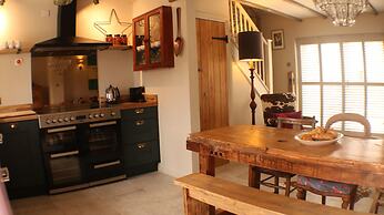 The Old Forge, a Cotswold Cottage in Winchcombe