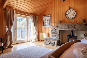 Lilymere Boat House
