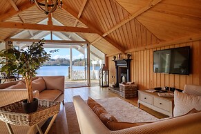 Lilymere Boat House