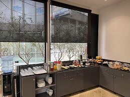 CITY CENTER HOTEL