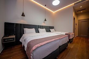 CITY CENTER HOTEL