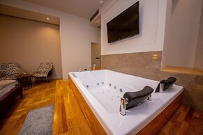 CITY CENTER HOTEL