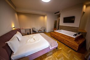 CITY CENTER HOTEL