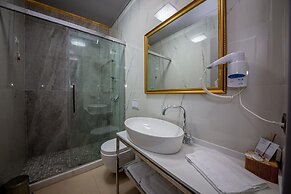 CITY CENTER HOTEL