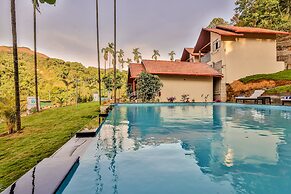 Hill Crest Resort