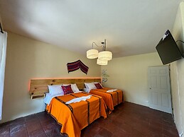 Hotel Panajachel Oasis