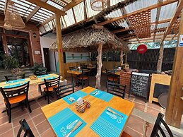 Hotel Panajachel Oasis