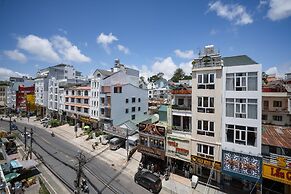 RAON Central Hotel