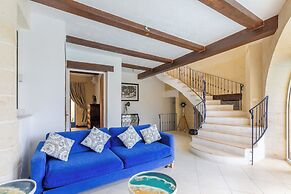 Dionisia Gozitan Villa and Pool