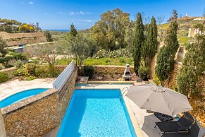 Dionisia Gozitan Villa and Pool