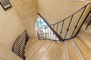Dionisia Gozitan Villa and Pool