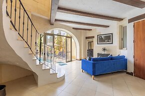 Dionisia Gozitan Villa and Pool