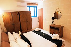 Dionisia Gozitan Villa and Pool