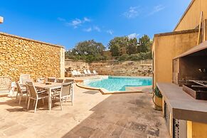 Onefifty Gozitan Villa and Pool