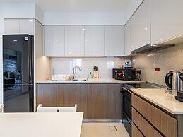 Cityscape Splendor Lavish 1BR Uptown