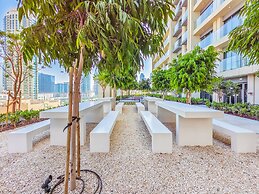 Cityscape Splendor Lavish 1BR Uptown
