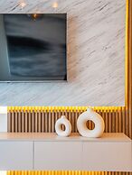 Cityscape Splendor Lavish 1BR Uptown