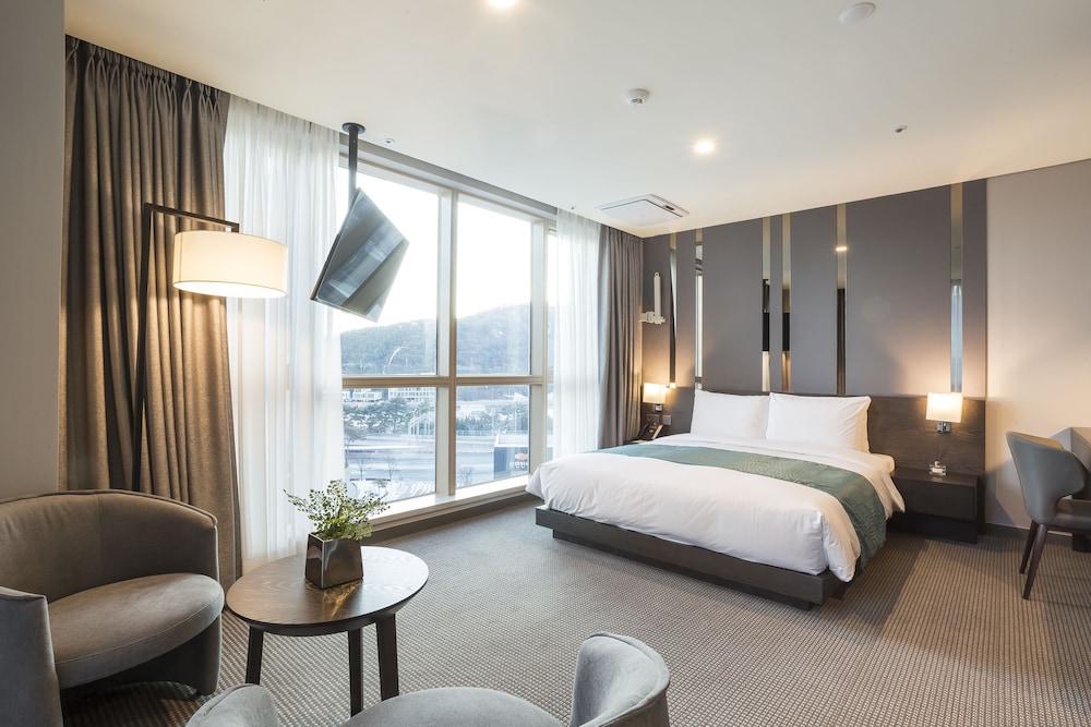 Centum Premier Hotel