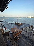 Full Moon Private Island