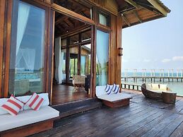 Full Moon Private Island