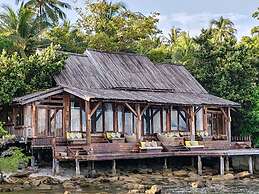 Full Moon Private Island