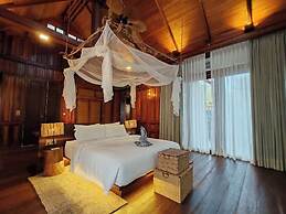 Full Moon Private Island