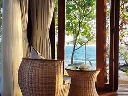 Full Moon Private Island