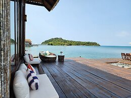 Full Moon Private Island