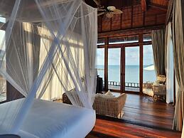 Full Moon Private Island