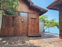 Full Moon Private Island