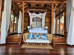Full Moon Private Island