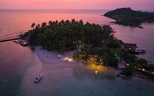 Full Moon Private Island
