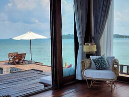 Full Moon Private Island