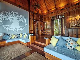 Full Moon Private Island