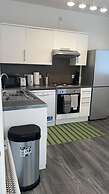 Beautiful 1-bed Apartment in Tipton