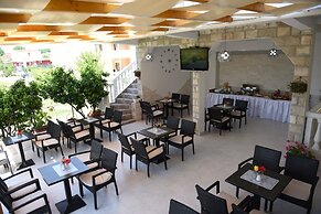 Apartments Cota