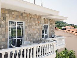 Apartments Cota