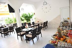 Apartments Cota