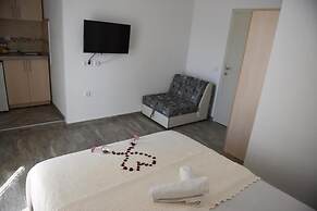 Apartments Cota